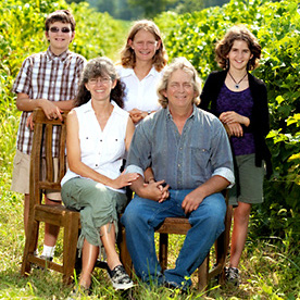 Frank, Theresa, Josephine, Nancy and Lee Klingshirn in the vineyard